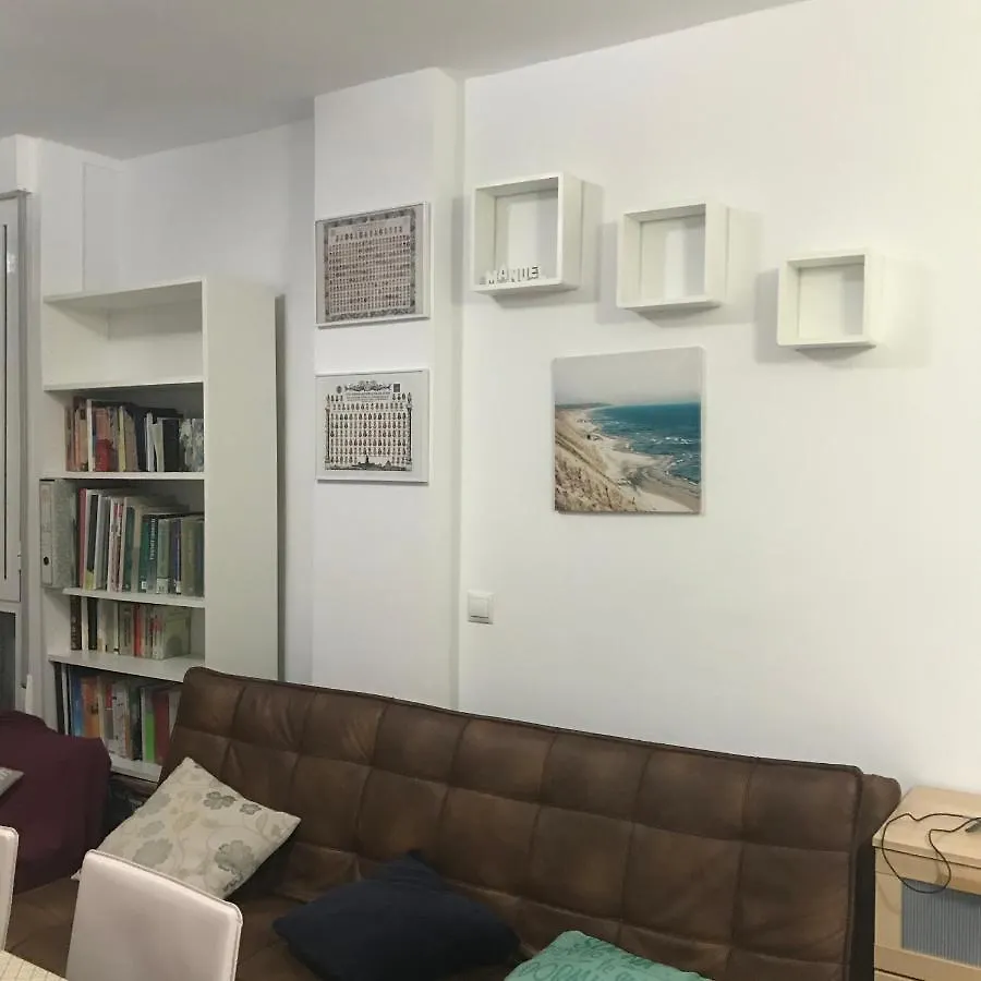 Apartamento Estudio Loft En El Centro Para 3 O 4 Personas Cama Doble Y Sofa Cama Check In A Partir De Las 15 Y 30 Min Pm Y Check Out Hasta Las 12 Pm Con Wifi Normalmente No Se Puede Adelantar El Check In Por Motivos De Produccion Torremolinos 0*,  Španělsko