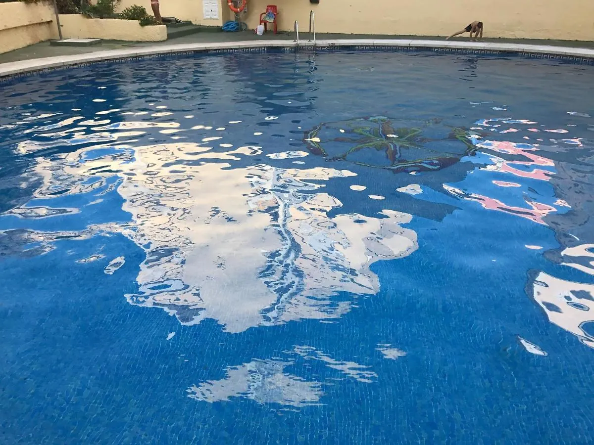 Apartamento Estudio Loft En El Centro Para 3 O 4 Personas Cama Doble Y Sofa Cama Check In A Partir De Las 15 Y 30 Min Pm Y Check Out Hasta Las 12 Pm Con Wifi Normalmente No Se Puede Adelantar El Check In Por Motivos De Produccion Torremolinos