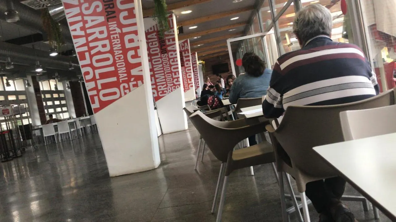 Apartamento Estudio Loft En El Centro Para 3 O 4 Personas Cama Doble Y Sofa Cama Check In A Partir De Las 15 Y 30 Min Pm Y Check Out Hasta Las 12 Pm Con Wifi Normalmente No Se Puede Adelantar El Check In Por Motivos De Produccion Torremolinos Španělsko