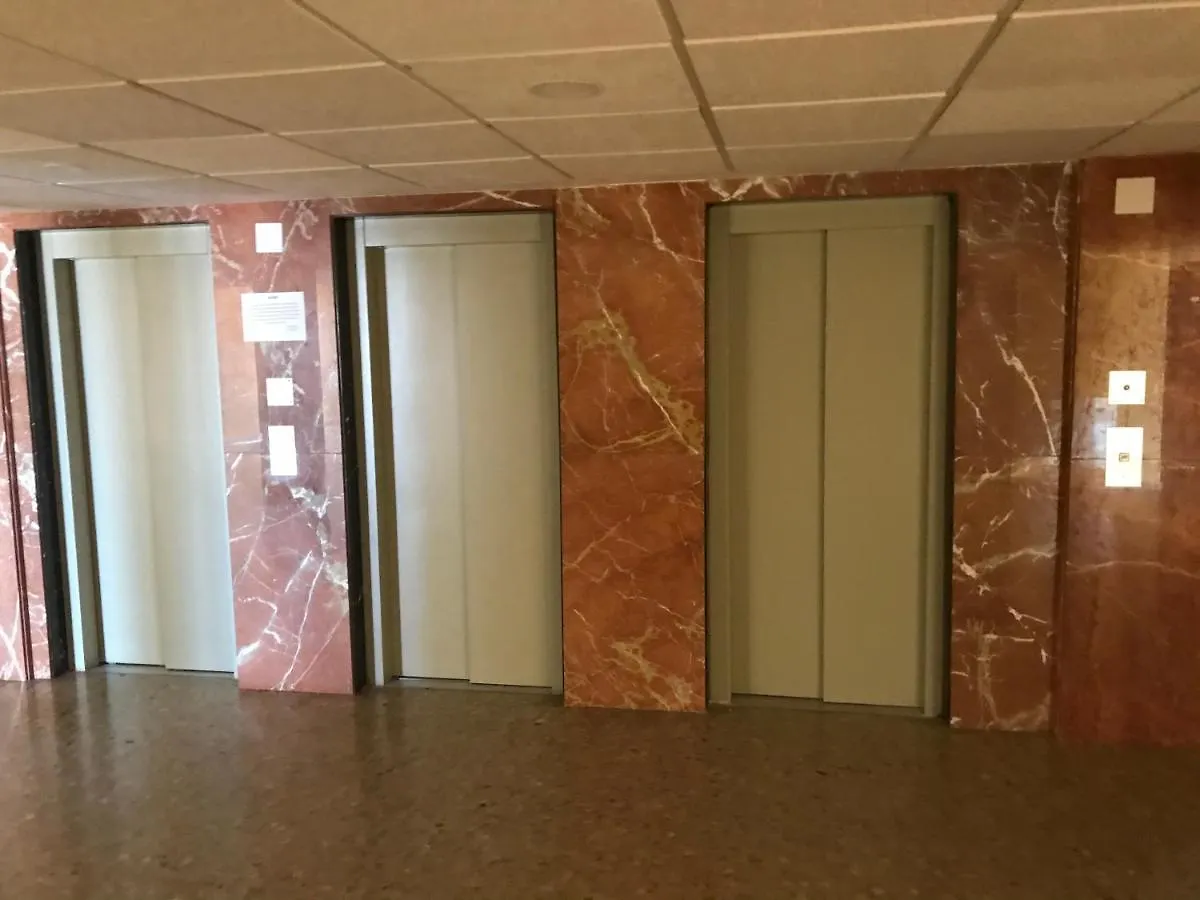 Apartamento Estudio Loft: Centro Céntrico con WiFi y Check-out Tardío Torremolinos Apartment