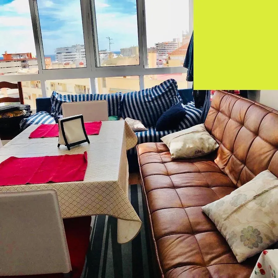 Apartamento Estudio Loft: Centro Céntrico con WiFi y Check-out Tardío Torremolinos