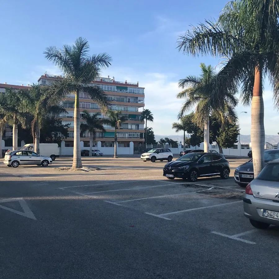 Apartamento Estudio Loft: Centro Céntrico con WiFi y Check-out Tardío Torremolinos Apartment