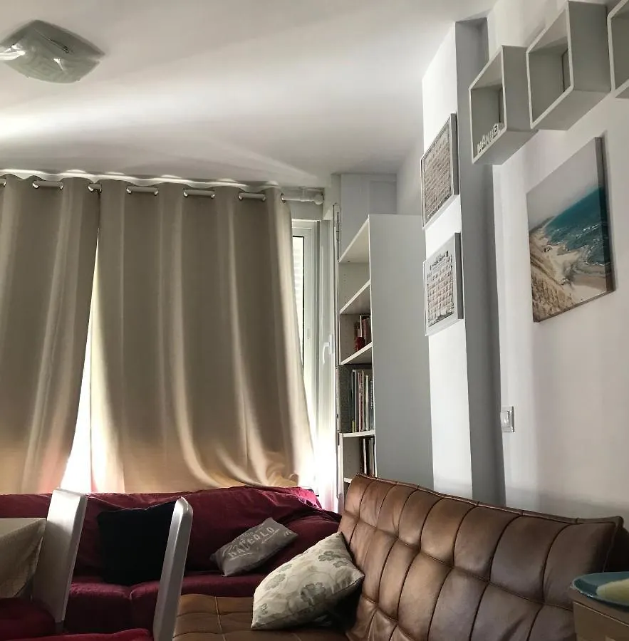 Apartamento Estudio Loft: Centro Céntrico con WiFi y Check-out Tardío Torremolinos 0*,  Spain