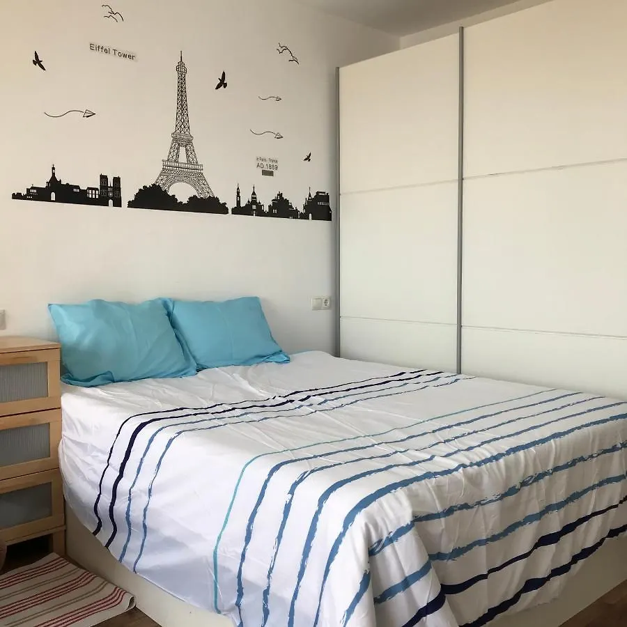 Apartamento Estudio Loft: Centro Céntrico con WiFi y Check-out Tardío Torremolinos